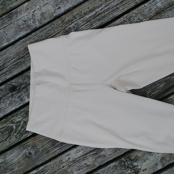 🌾3/$50🌾 Fabletics leggings - Picture 2 of 5